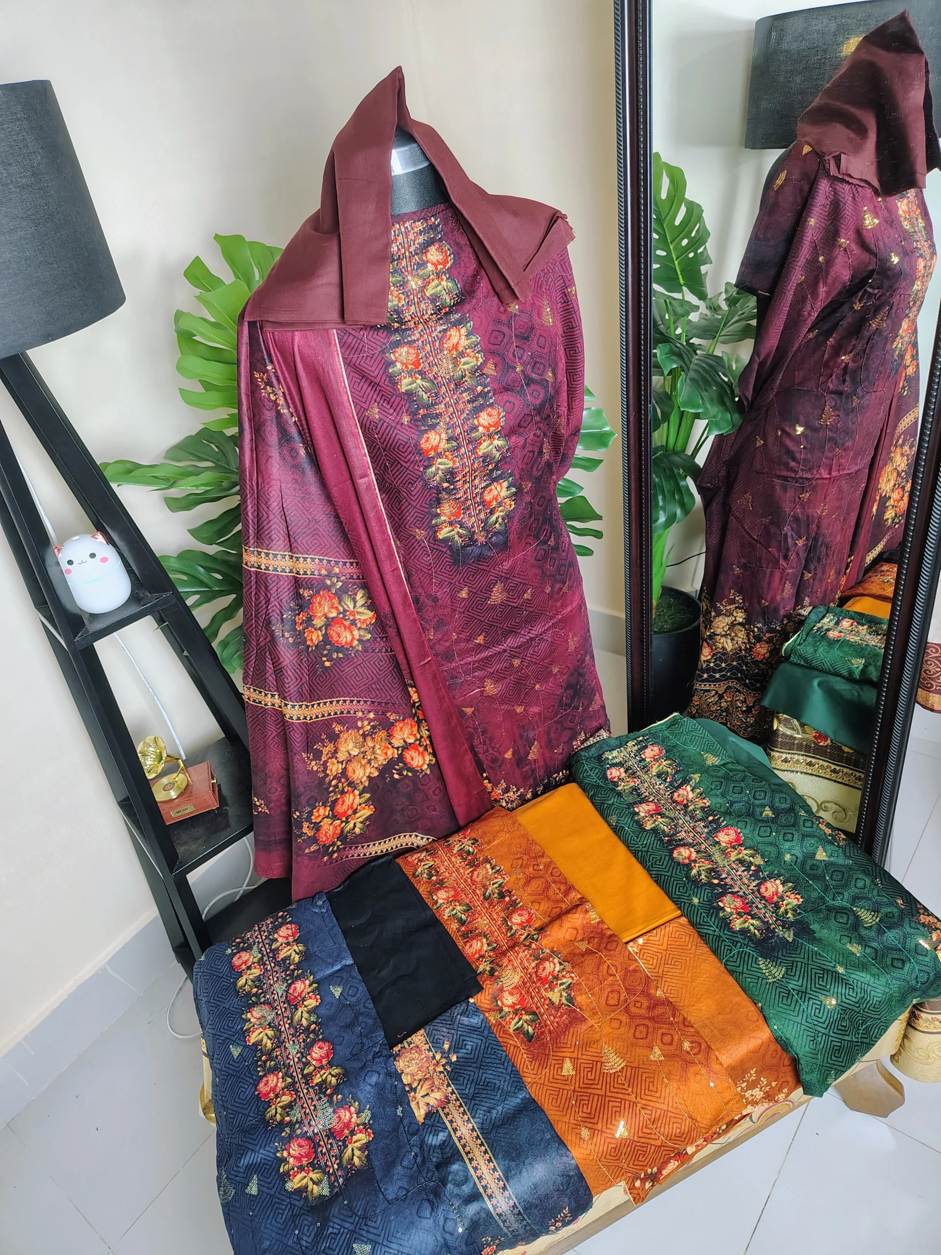 লাক্সারি এমব্রয়ডারি থ্রি পিস সেলওয়ার কামিজ